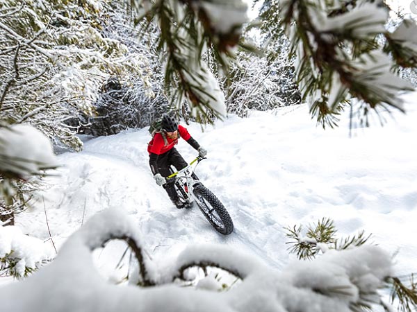 Fat bike mountain biking in the snow in Jackson Hole, WY